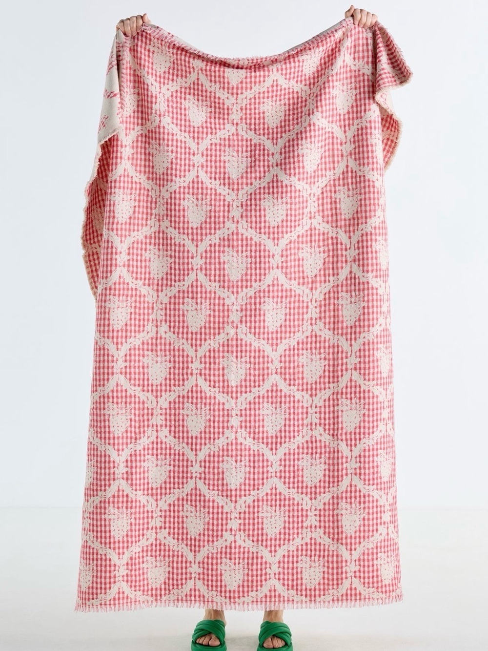 Anthropologie Pink & Cream Geometric Medallion Throw strawberry gingham